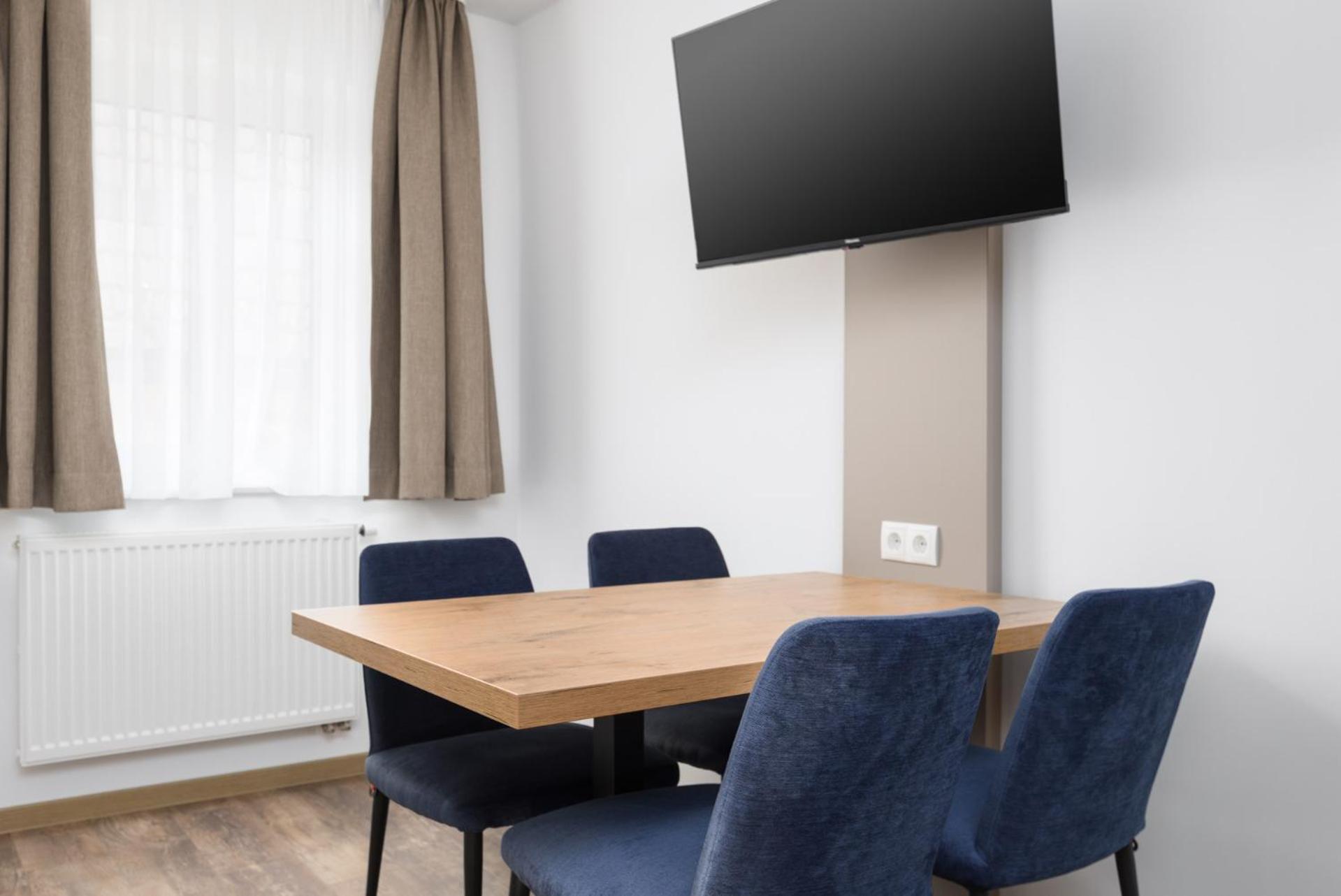 Hotel Zur Traube Uffenheim Extérieur photo